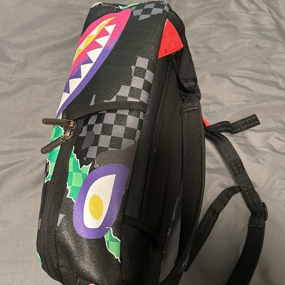 backpack - Picture 5 of 9